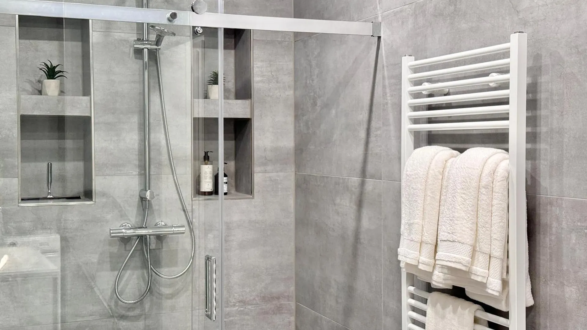 Gemuetliches Design Apartment In Do-Zentrum Dortmund